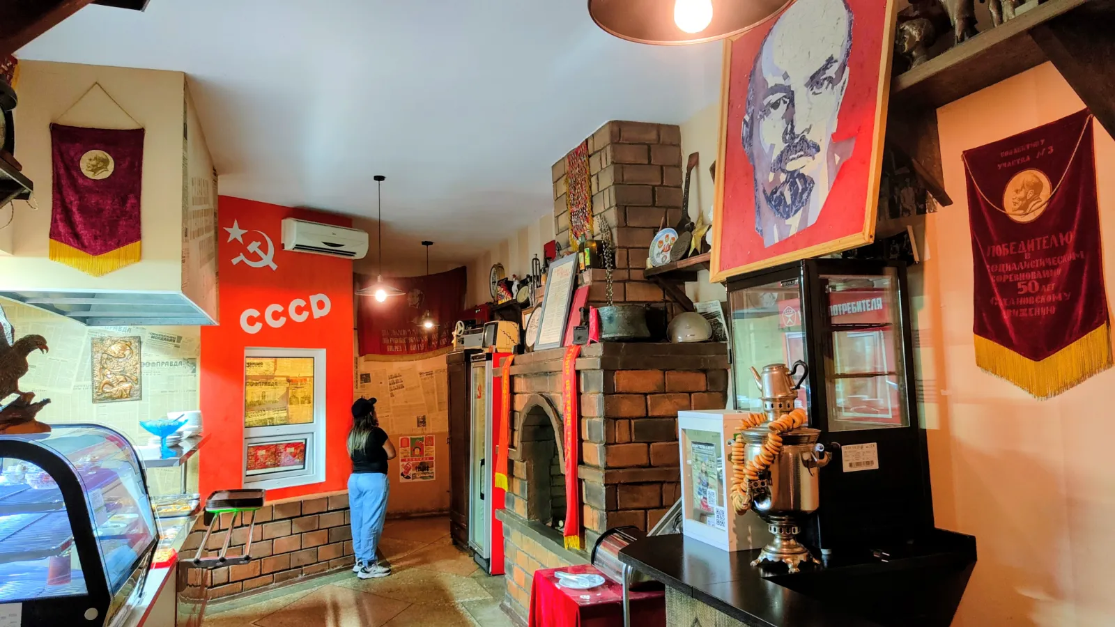 Soviet Canteen, interni