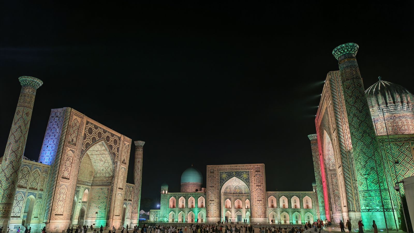 Il Registan di notte, Samarcanda