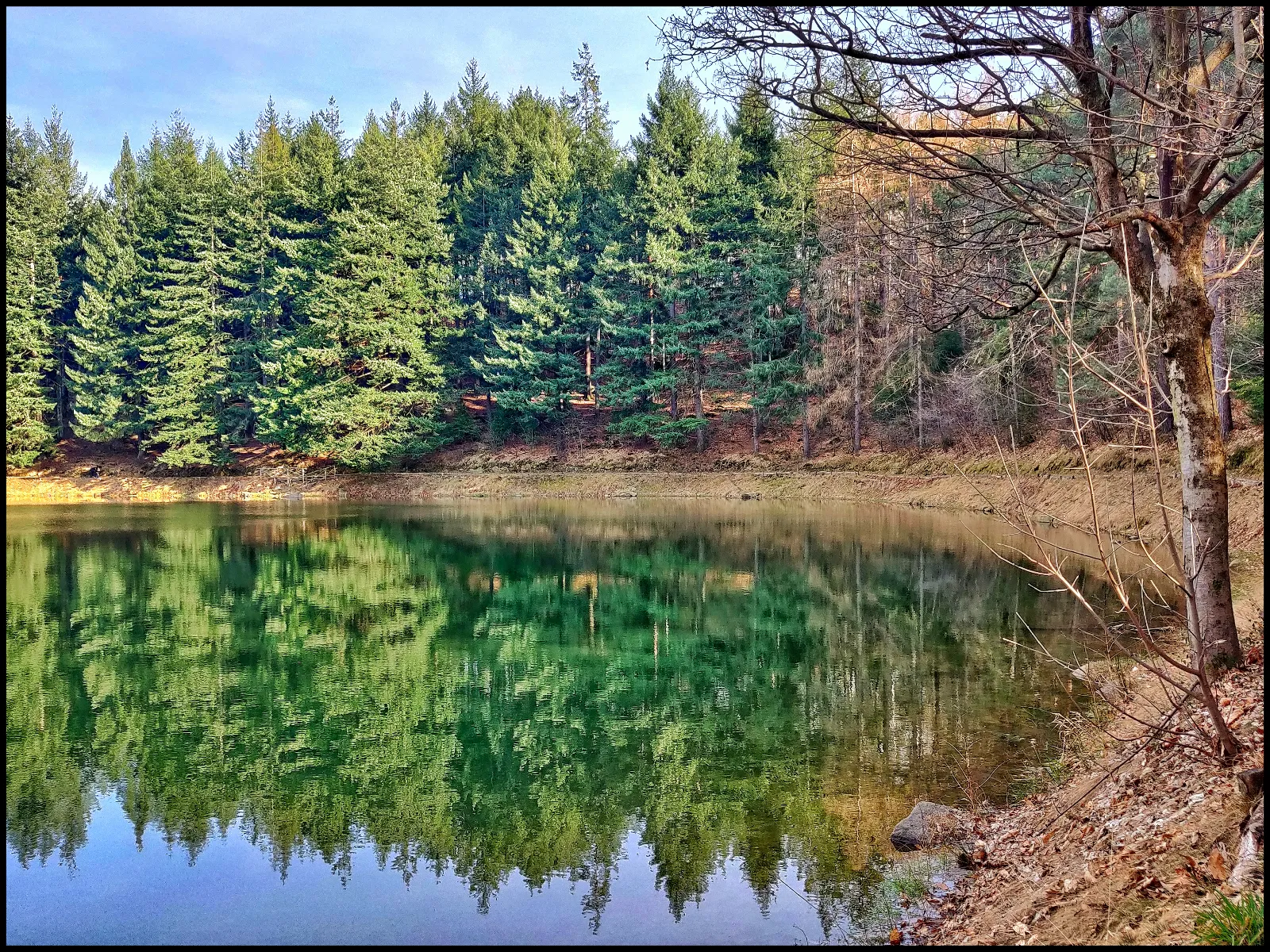 Lago di Meugliano in autunno